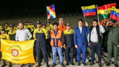 Bomberos venezolanos en Bolivia para combatir incendios