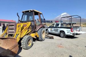 La retroexcavadora robada en Chile ya está bajo custodia en Oruro