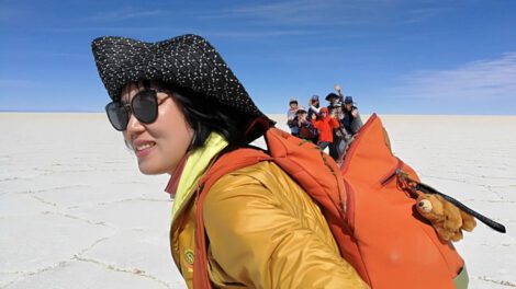 Turismo asiático en Bolivia en el Salar de Uyuni