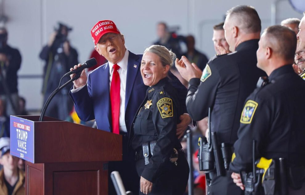 Trump critica a migrantes indocumentados en Wisconsin