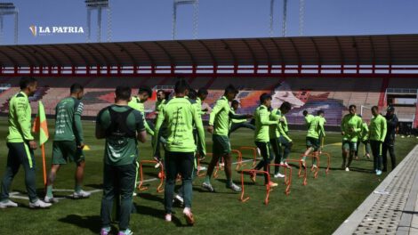 Fútbol colectivo Bolivia en el partido ante Colombia