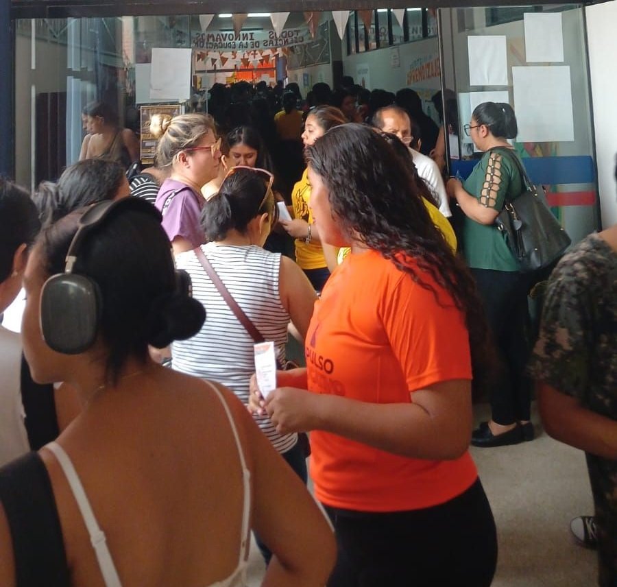 Elecciones estudiantiles en la Gabriel René Moreno terminan entre amenazas y agresiones