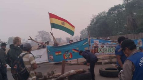 Bloqueo en Concepción por campesinos exigiendo la abrogación del Decreto 5225