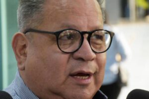 allanamiento en domicilio de exsecretario de la SAT