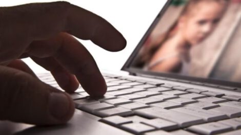 pornografía infantil en Santa Cruz