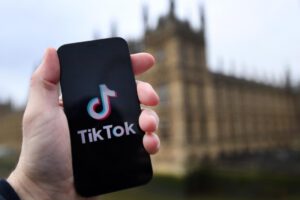 Demanda contra TikTok por riesgos a la salud mental infantil