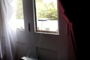 Daños en Gobernación de Oruro por cooperativistas mineros