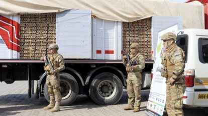 Camión con 1.100 maples de huevo de contrabando interceptado en La Paz