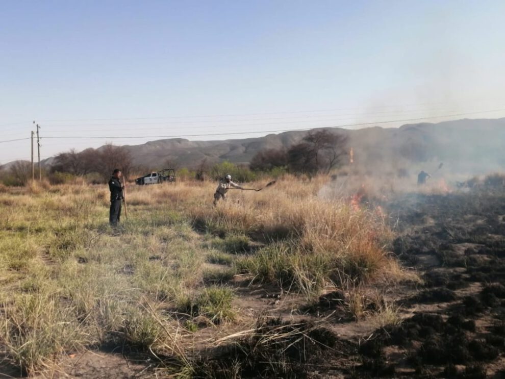 Incendio en Huarina afecta a 17 familias y 20 hectáreas