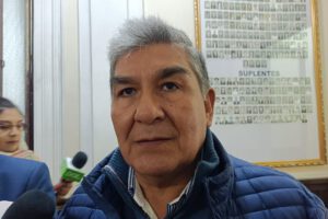 Senador Torres critica a políticos opositores