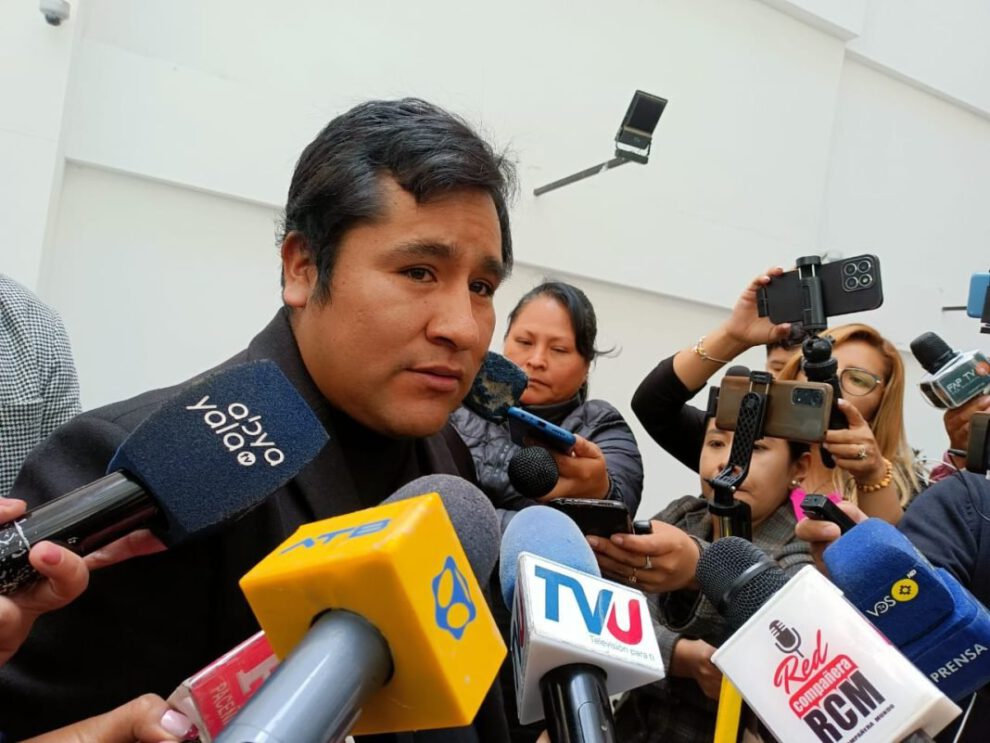 Israel Huaytari denuncia Luis Arce