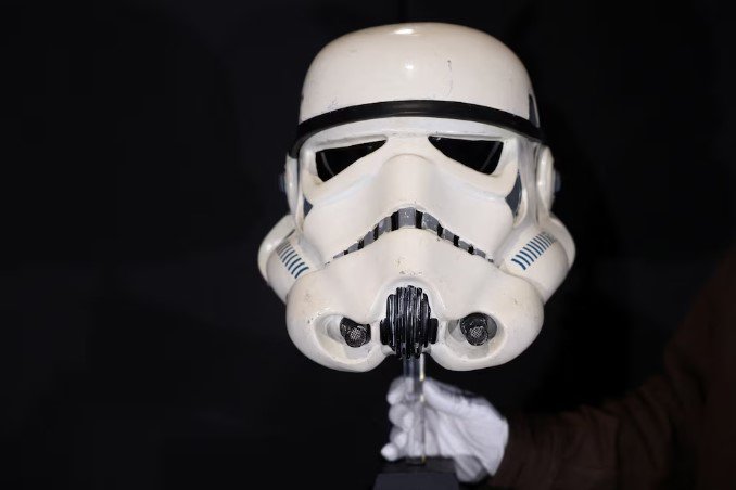 Subasta de objetos de cine icónicos como el casco Sandtrooper de Star Wars