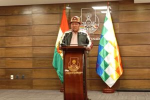 Contratos sospechosos relacionados con Hilarión Mamani