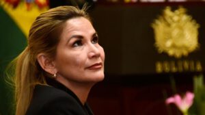 Desigualdad de género en Bolivia denunciada por Jeanine Añez