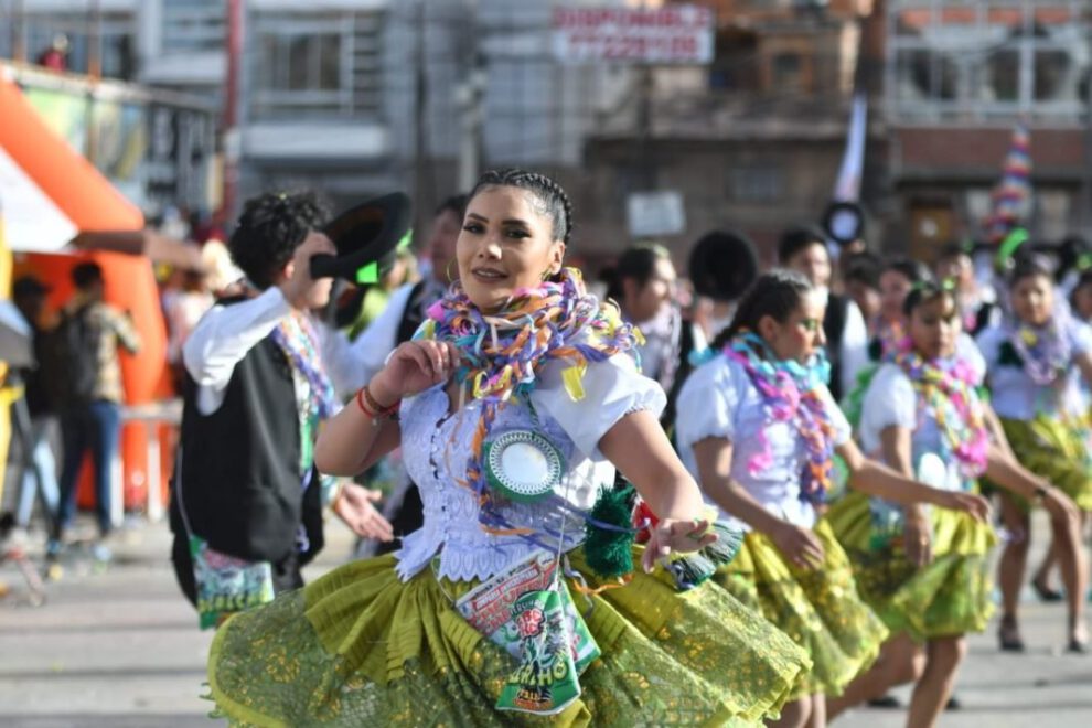 La cultura universitaria brilla hoy en la Entrada Universitaria