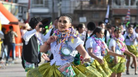 Entrada Universitaria en Oruro