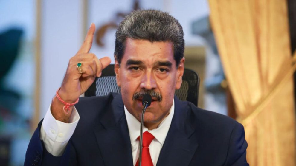 Maduro llama a milicianos indígenas a defender la paz de Venezuela