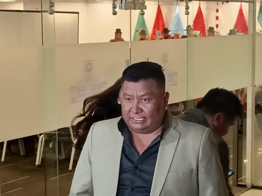 bloqueo de carreteras en Cochabamba y Santa Cruz