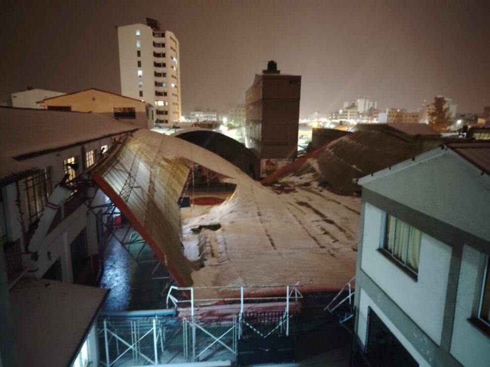 Granizada en Oruro causa colapso de tinglados en escuelas