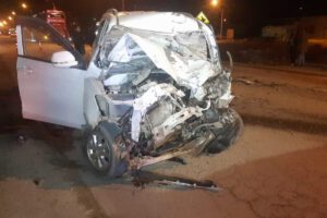 Accidente en Oruro: conductor de vagoneta muere tras colisionar contra un ómnibus