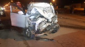 Accidente en Oruro: conductor de vagoneta muere tras colisionar contra un ómnibus