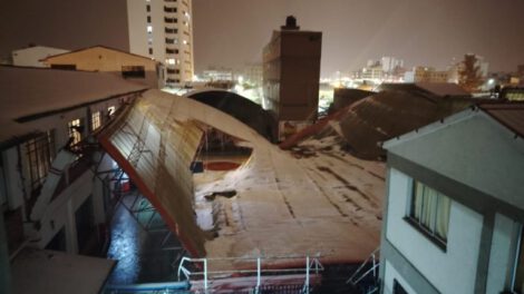 Colapso de tinglados escolares en Oruro