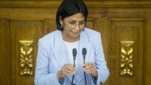 Delcy Rodríguez critica a María Corina Machado