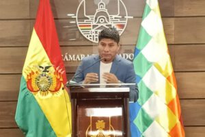 Leonardo Loza defiende a Evo Morales