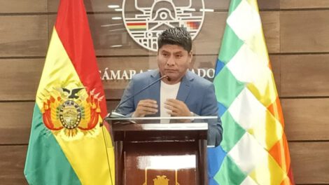 Leonardo Loza defiende a Evo Morales