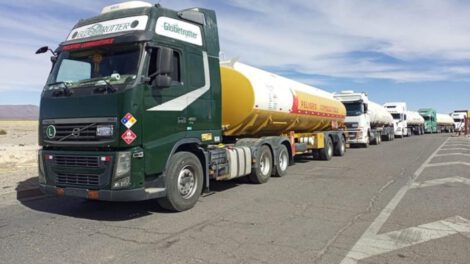 bloqueos en Bolivia afectan el abastecimiento de combustible