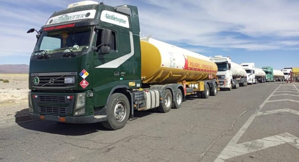 bloqueos en Bolivia afectan el abastecimiento de combustible