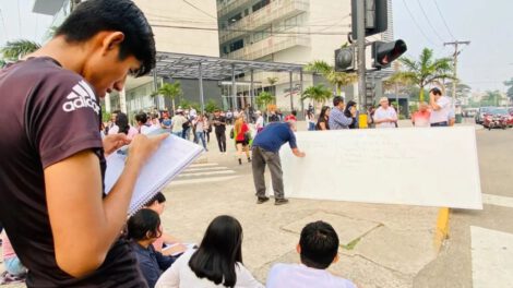 Clases al aire libre Uagrm en Santa Cruz
