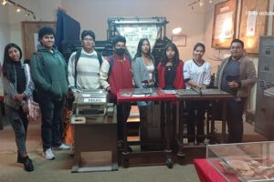 Estudiantes de la Universidad Privada Domingo Savio visitan el Museo Gráfico de LA PATRIA