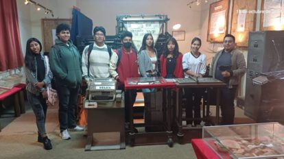Estudiantes de la Universidad Privada Domingo Savio visitan el Museo Gráfico de LA PATRIA
