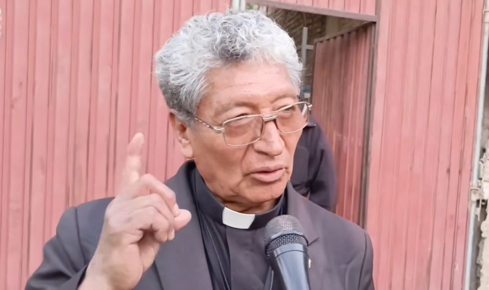 José Luis Fuentes en un punto de bloqueo pidiendo el regreso de Evo Morales