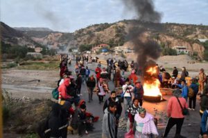 Desabastecimiento en Bolivia: Bloqueos agudizan la escasez de combustibles y alimentos