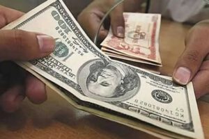 La escasez de dólares en Bolivia persiste
