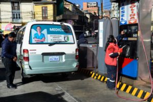 Venta de gasolina en estaciones de servicio