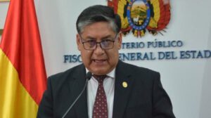 Fiscal General Juan Lanchipa envía lista de posibles suplentes