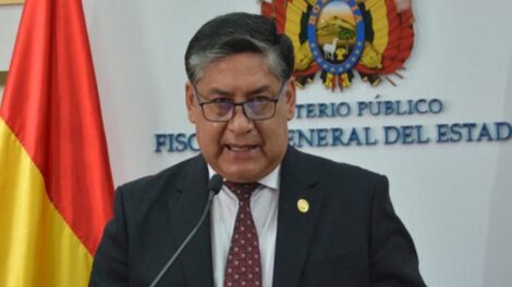 Fiscal General Juan Lanchipa envía lista de posibles suplentes