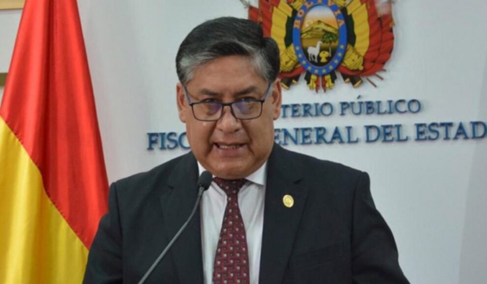 Fiscal General Juan Lanchipa envía lista de posibles suplentes
