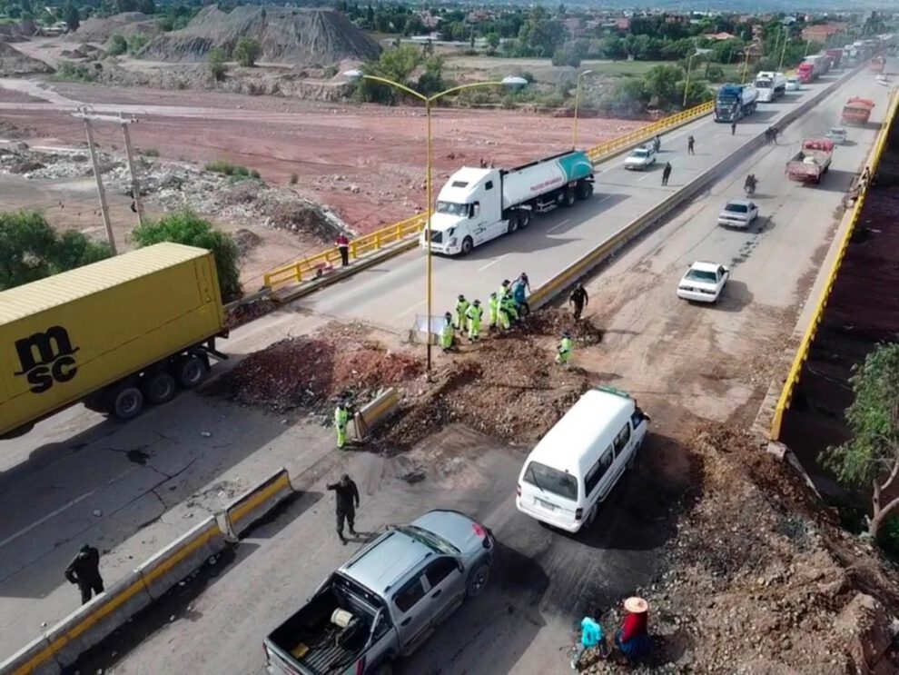 Pérdidas por bloqueos en Bolivia afectan a microempresarios