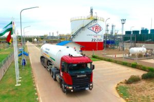 YPFB denuncia robo de combustible en bloqueos