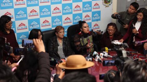 Mujeres Creando protección Evo Morales