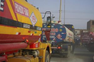 Desbloqueo en Chile permite el tránsito de cisternas hacia Bolivia