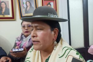 La senadora Virginia Velasco destaca la elección de Mariaca como fiscal