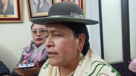 La senadora Virginia Velasco destaca la elección de Mariaca como fiscal