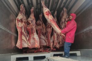 Emapa distribuye carne de res a precio accesible en El Alto