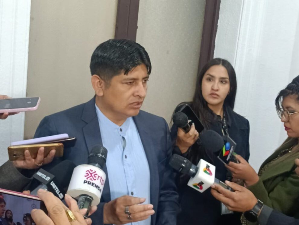 Aprehensión de Evo Morales solicitada por Rolando Cuellar