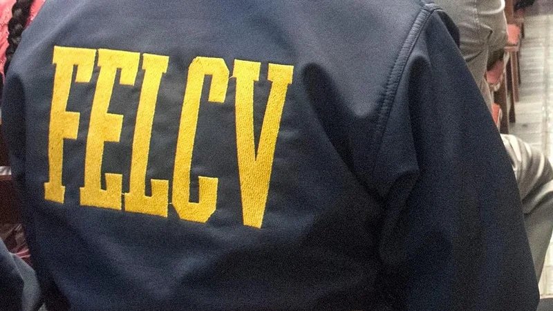 Hallan sin vida al feminicida que propinó 61 puñaladas a su pareja